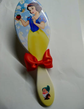 Snow White Hairbrush