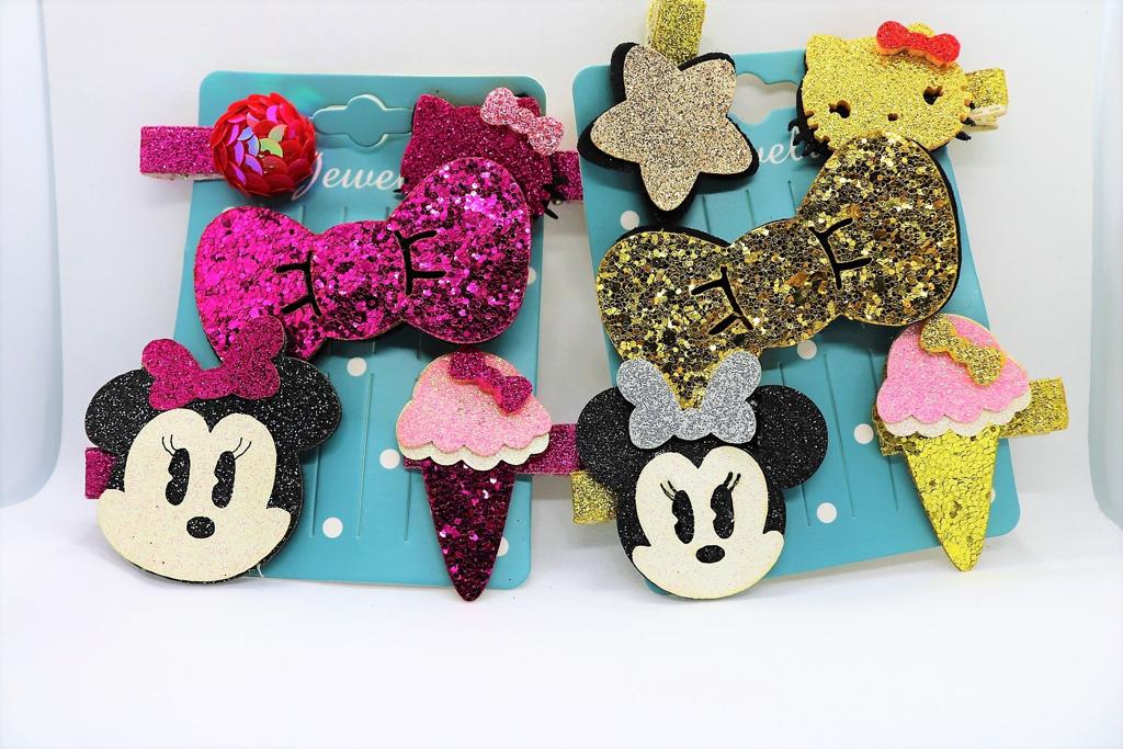 Minnie mouse x Hello kitty pin set of 4